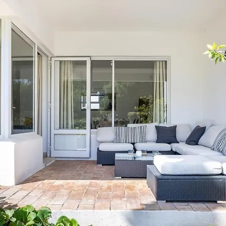 Windmill Hill, Sun And Relax With A View Αλμπουφέιρα